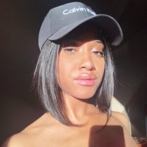 Découvrez Poitiers avec une copine coquine prête à discuter profil--1460