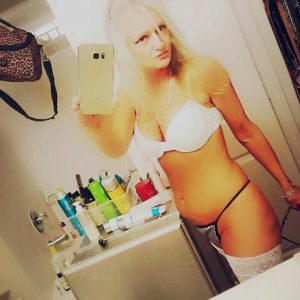 Emma - rencontre-cougar-lille-khxo