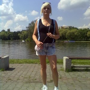 Parfois je me demande pourquoi j’ai acheté cette crème solaire à 45 euros Salomé - rencontre-MILF-Nice